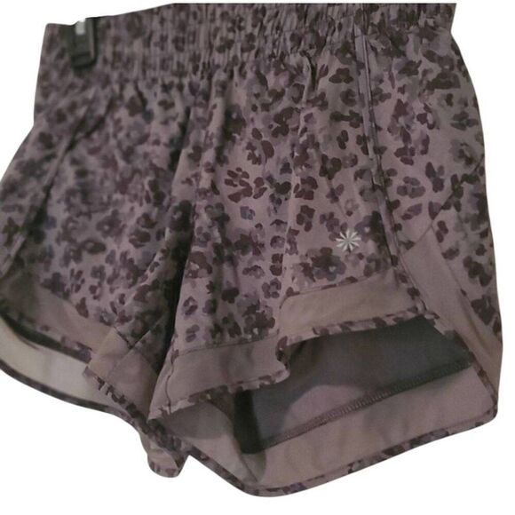 ATHLETA Mesh Racer Run Shorts 4' In Libra Gray Animal Print Size XXS - Picture 3 of 4